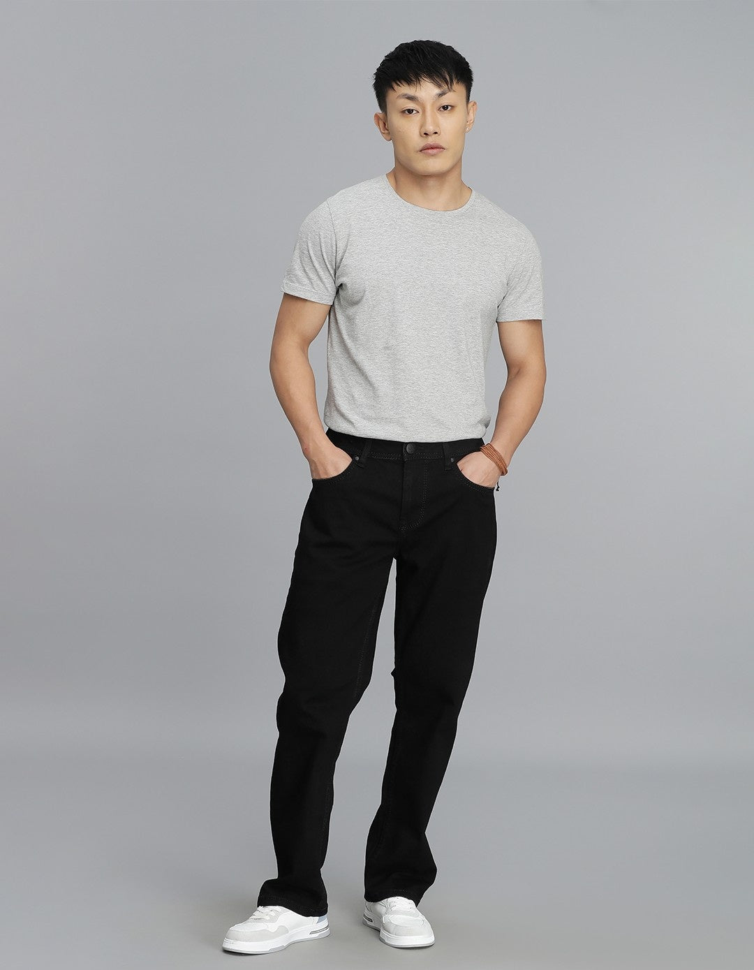 Black 5 Pocket Midrise, Comfort Straight Fit Cropped Jeans