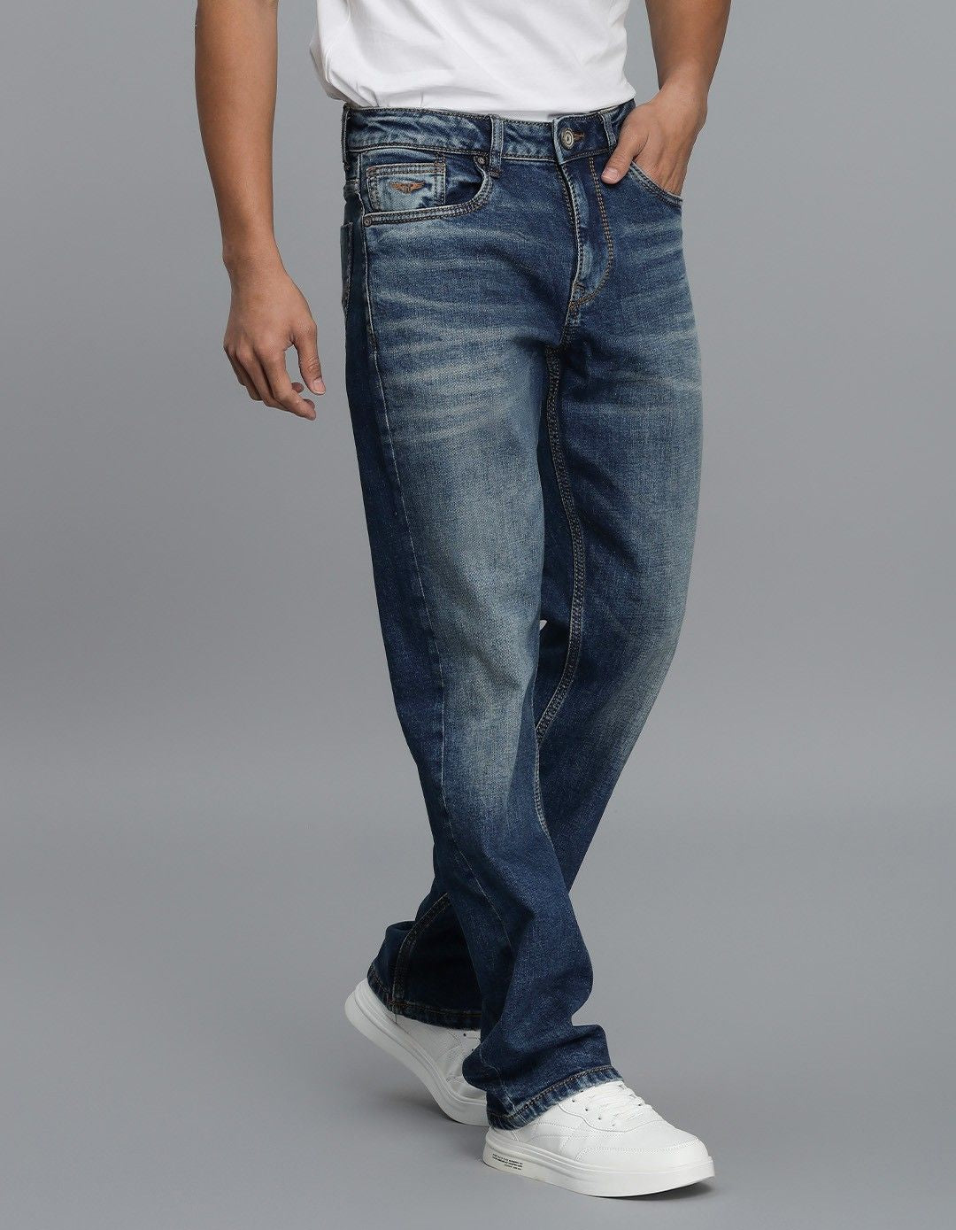 Med Blue 5 Pocket Midrise, Comfort And Straight Fit Jeans