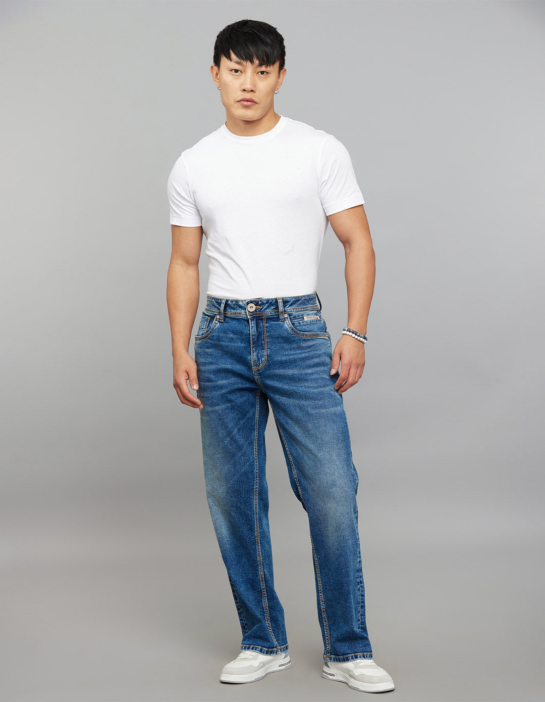 Medium Blue 5 Pocket Midrise, Comfort And Straight Crop Length Stretch Jeans