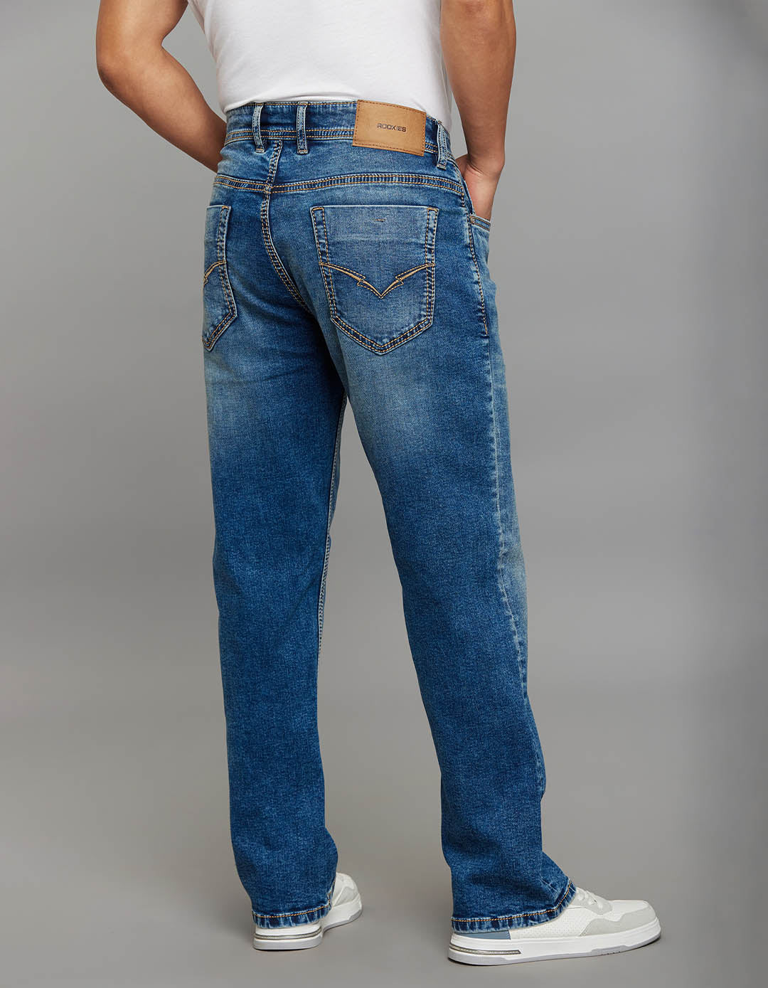 Medium Blue 5 Pocket Midrise, Comfort And Straight Crop Length Stretch Jeans