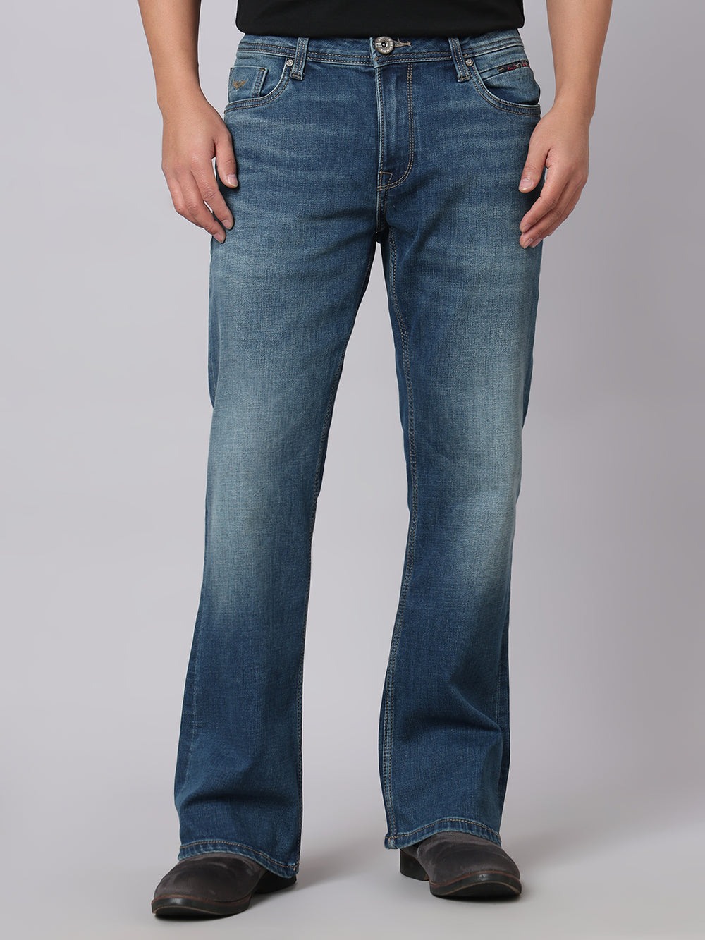 Med Blue Mid Rise Cropped Length Loose Boot Leg Stretch Jeans
