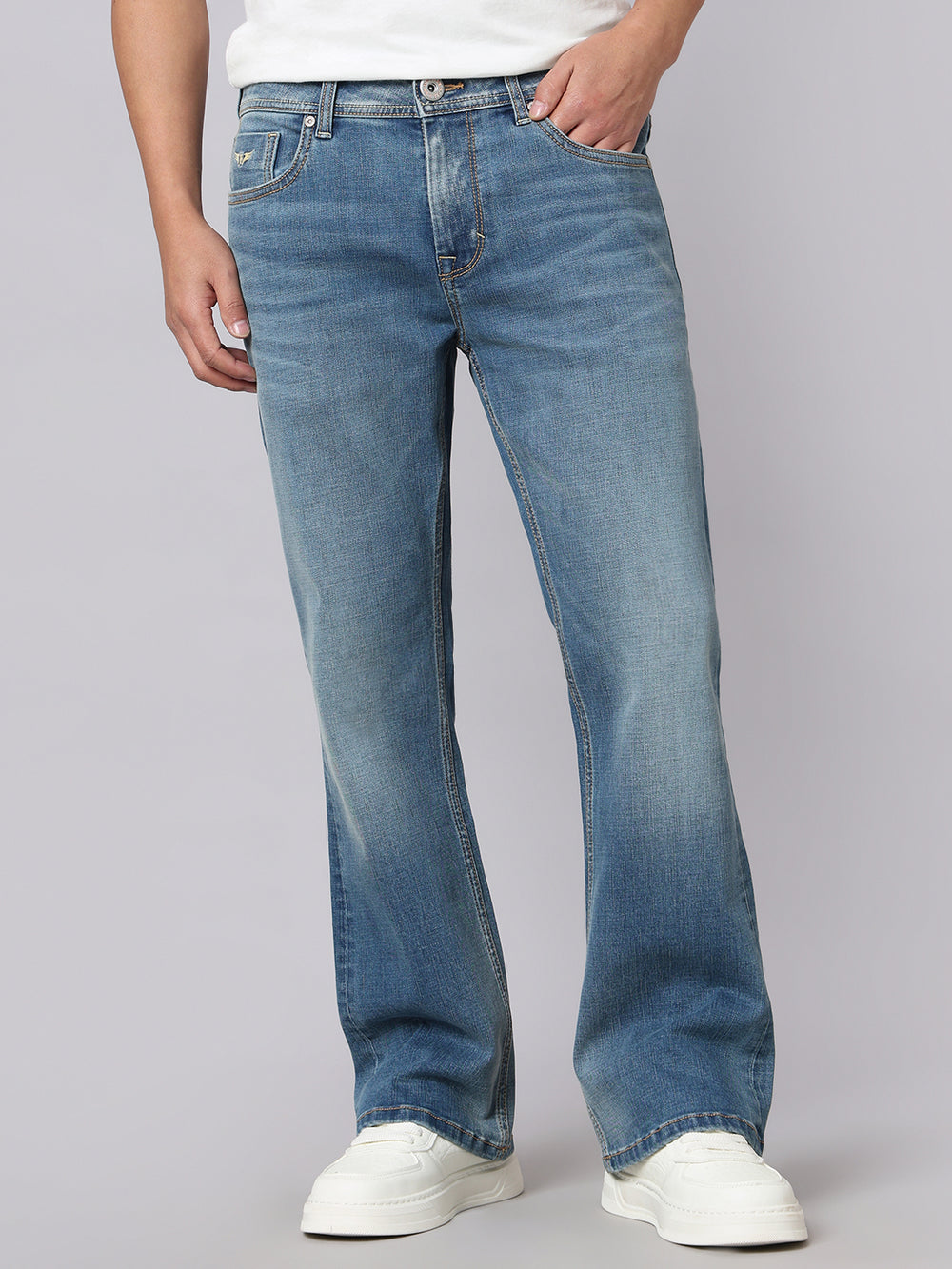 Med Blue Mid Rise Cropped Length Loose Boot Leg Stretch Jeans