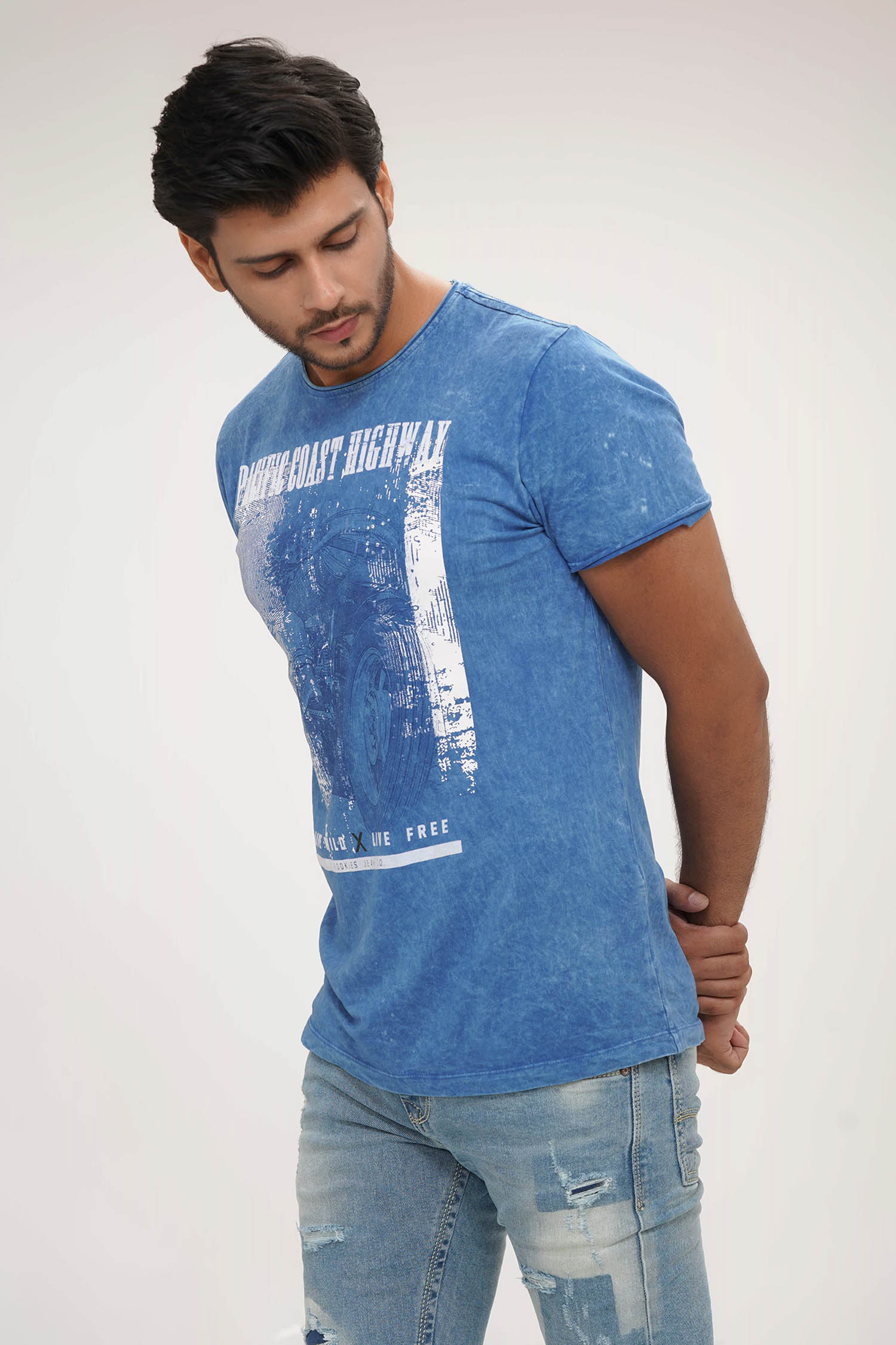 Dark Blue Solid T-shirt with round neck collar and short sleeves – ROOKIES