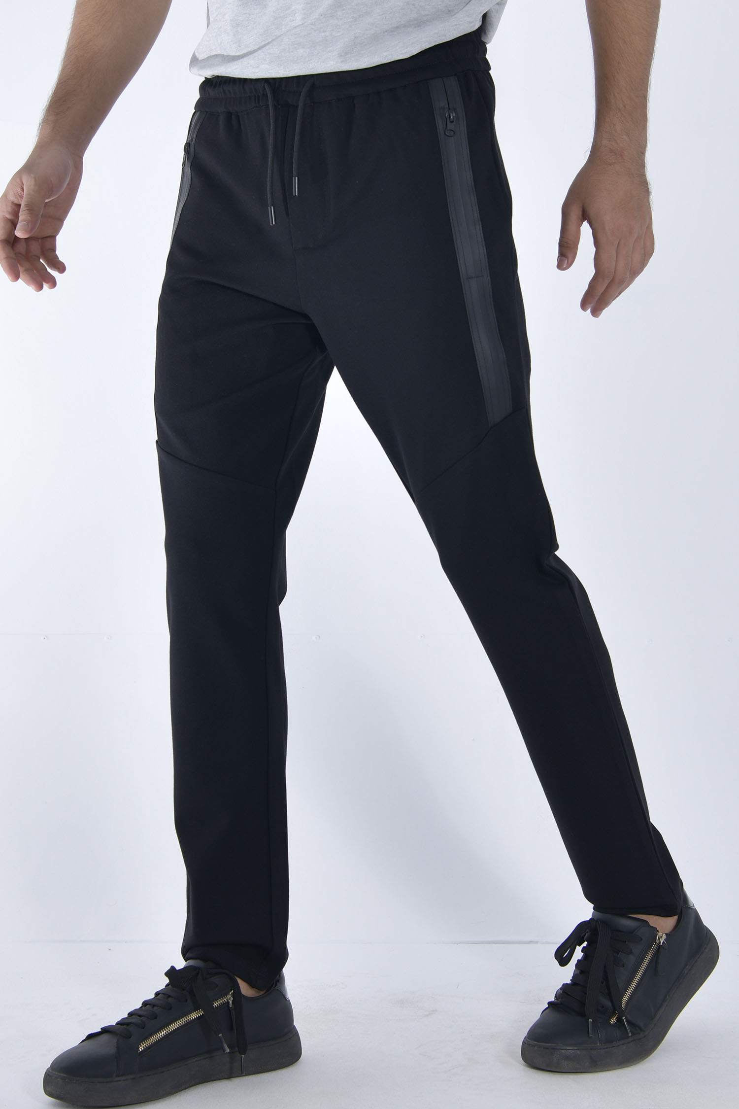 Buy HRX By Hrithik Roshan Women Black Skinny Fit Joggers  Track Pants for  Women 1700402  Myntra